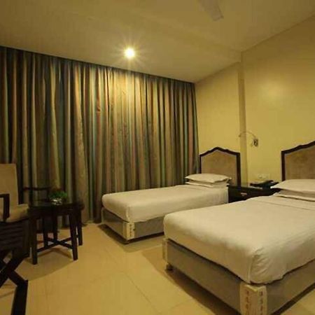 Hotel Ashoka, Pune Yerandwane Экстерьер фото
